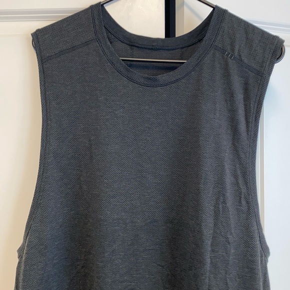 Metal Tech Tank - Picture 2 of 5